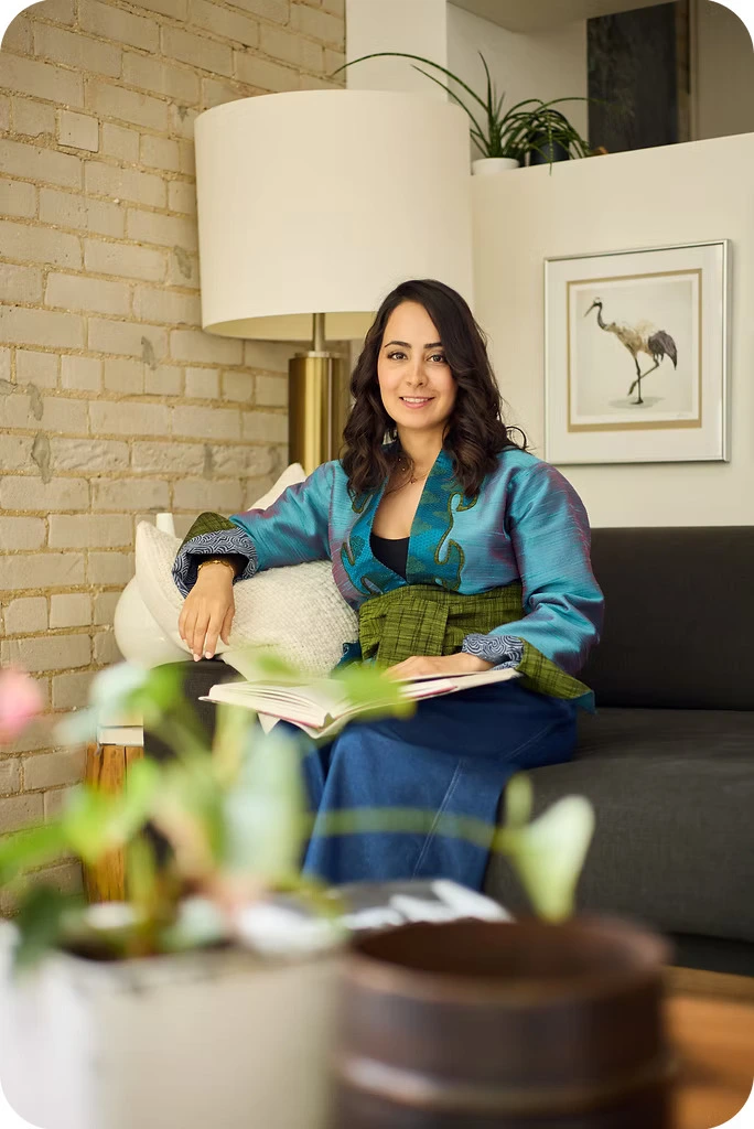 Niousha Pordavoody, Registered Psychotherapist